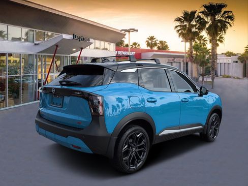 Used 2026 Nissan Kicks SR FWD image 3