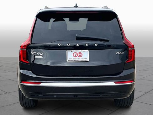 Used 2025 Volvo XC90 B6 Plus image 4
