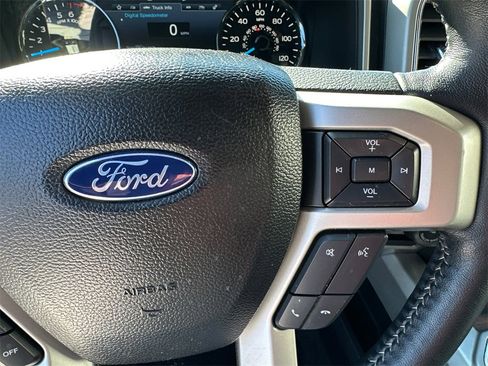 Used 2017 Ford F150 Lariat image 26