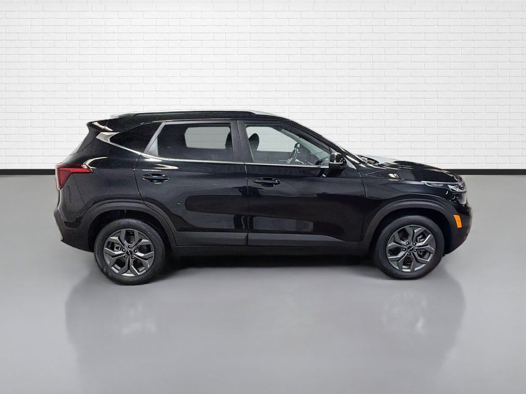 Used 2024 Kia Seltos S AWD/4WD image 10