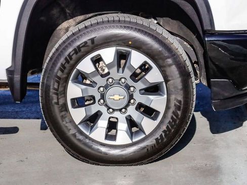 Used 2025 Chevrolet Silverado 2500 Custom w/ Custom Value Package AWD/4WD image 11