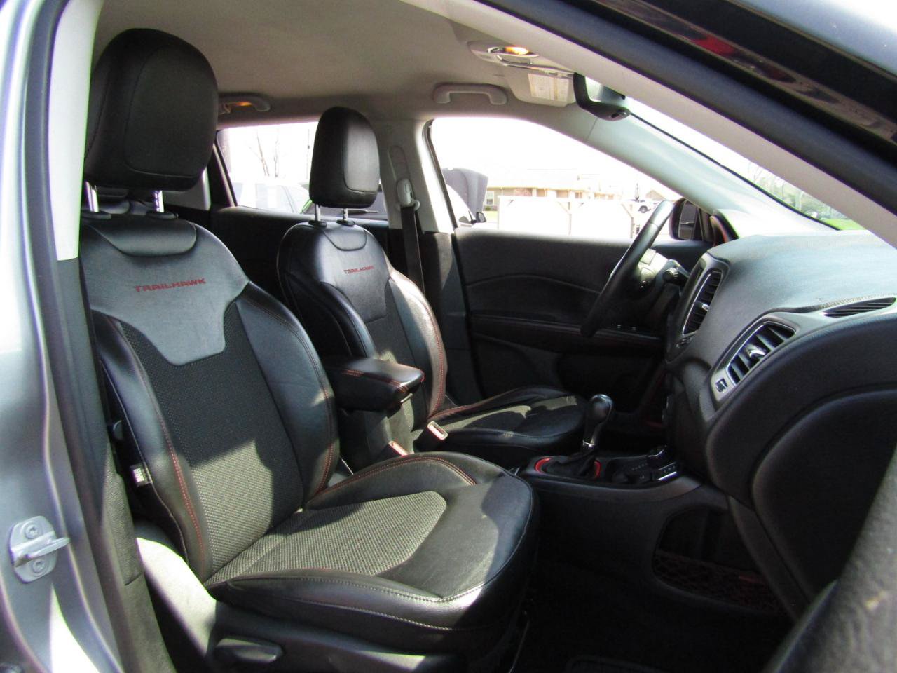 Used 2020 Jeep Compass Trailhawk AWD/4WD image 26