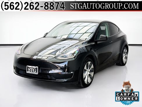 Used 2023 Tesla Model Y Long Range AWD/4WD image 1