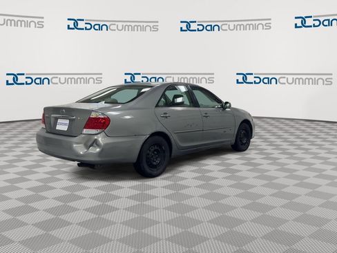 Used 2005 Toyota Camry LE FWD image 8