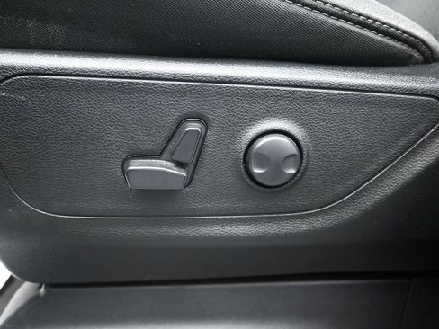Used 2023 RAM 1500 Big Horn RWD image 11