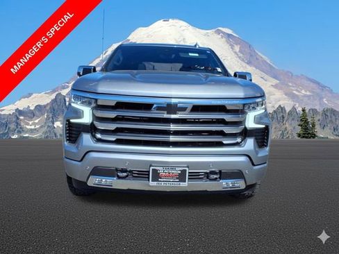 Used 2025 Chevrolet Silverado 1500 High Country w/ Technology Package image 6