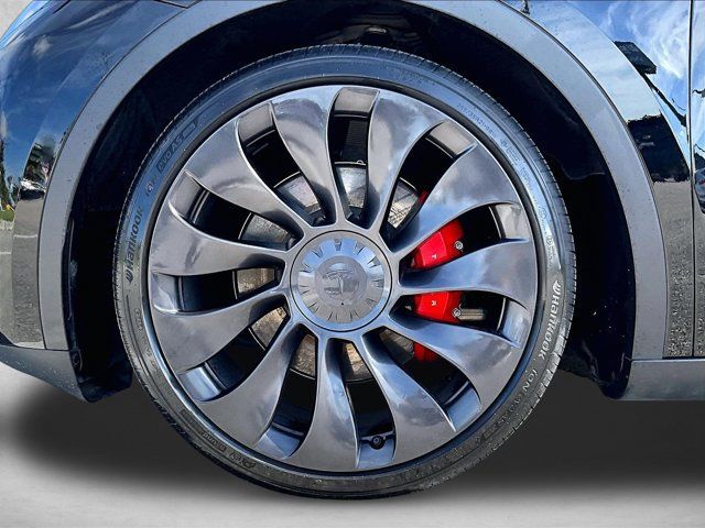 Used 2025 Tesla Model Y Performance AWD/4WD image 10
