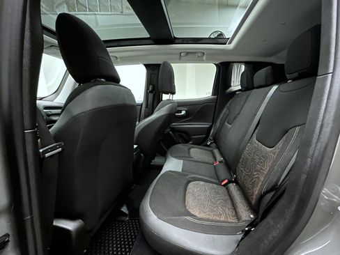 Used 2023 Jeep Renegade Latitude w/ Sun/Sound Group image 19