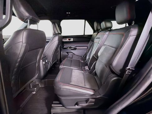 Used 2023 Ford Explorer ST-Line AWD/4WD image 15