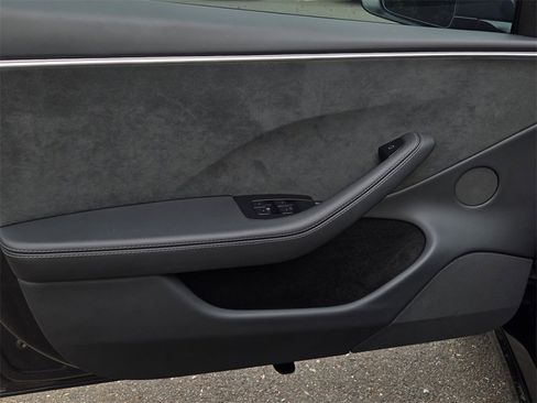 Used 2025 Tesla Model 3 Performance image 12