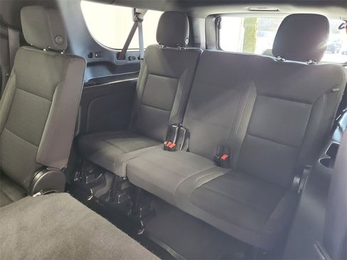 Used 2022 GMC Yukon XL SLE image 27