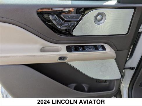 Used 2024 Lincoln Aviator Reserve w/ Equipment Group 201A image 10