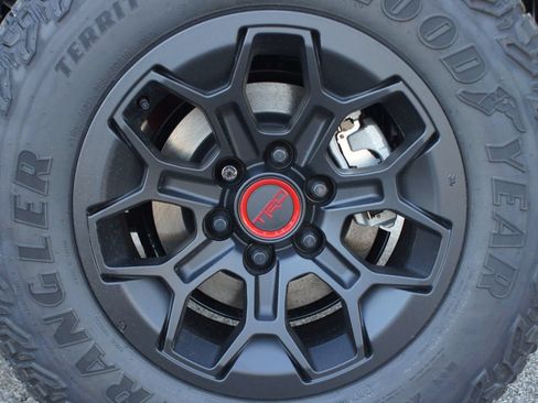Certified 2026 Toyota Tacoma TRD Pro AWD/4WD image 11