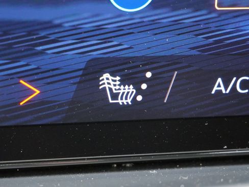 Used 2025 Chevrolet Suburban Z71 image 50