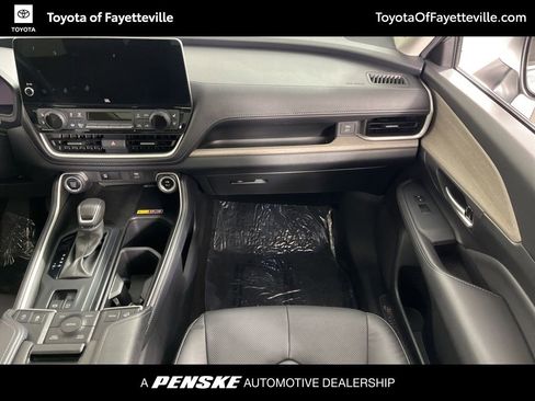 Used 2024 Toyota Grand Highlander Limited image 21