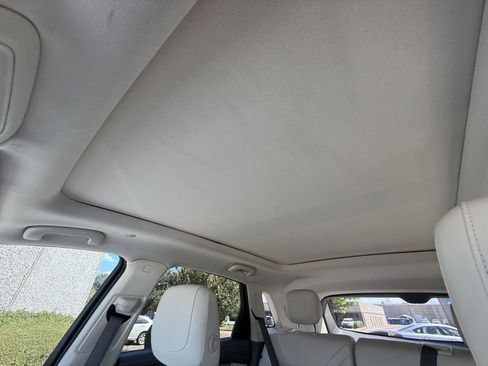 Used 2021 Cadillac XT5 Premium Luxury w/ LPO, Floor Liner Package FWD image 16