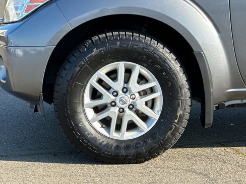 Used 2020 Nissan Frontier SV image 29