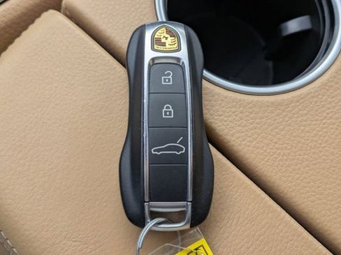 Used 2018 Porsche Panamera 4 image 24