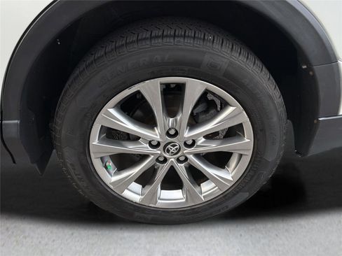 Used 2018 Toyota RAV4 Limited image 42