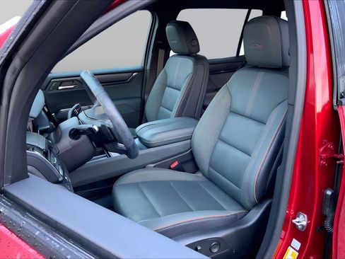 Used 2024 GMC Acadia AT4 w/ Luxury Package AWD/4WD image 7