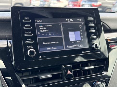 Used 2024 Toyota Camry SE image 9