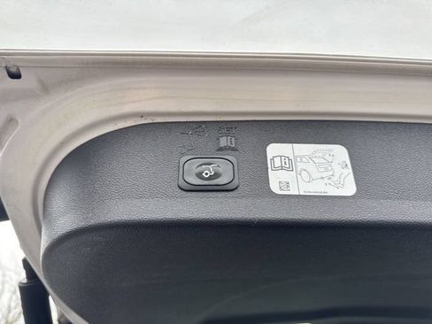 Used 2017 Ford Escape Titanium AWD/4WD image 11