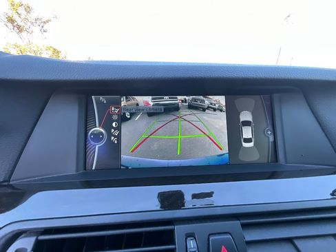 Used 2011 BMW 528i Sedan image 21