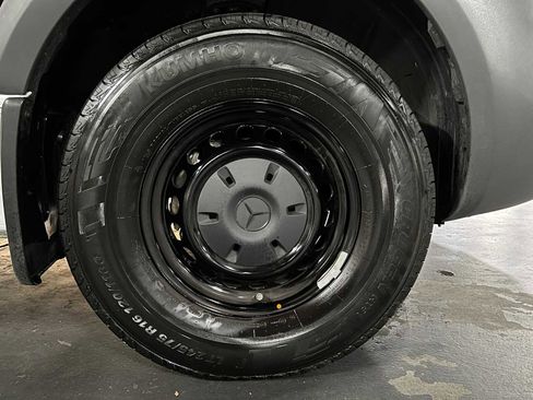 Used 2025 Mercedes-Benz Sprinter 2500 image 9