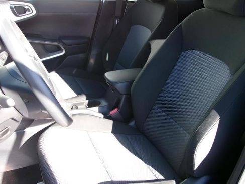 Used 2024 Kia Soul LX w/ Option Group 015 image 13