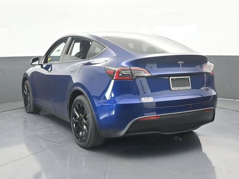 Used 2021 Tesla Model Y Long Range image 4