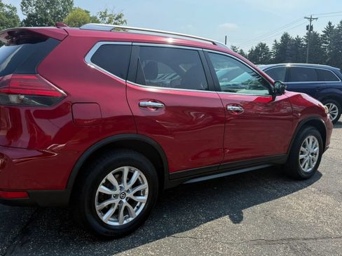Used 2017 Nissan Rogue SV AWD/4WD image 11