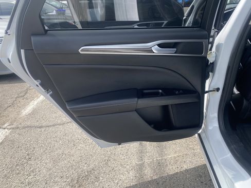 Used 2018 Ford Fusion SE w/ Equipment Group 602A FWD image 20