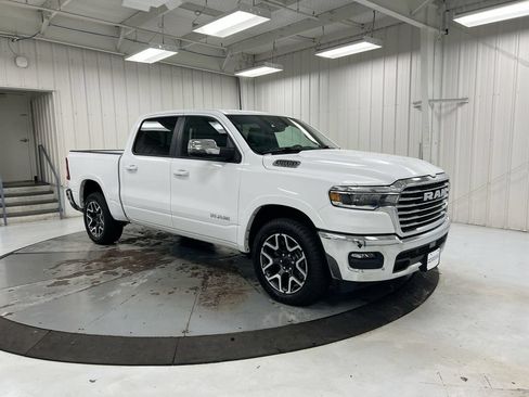 Used 2025 RAM 1500 Laramie AWD/4WD image 2