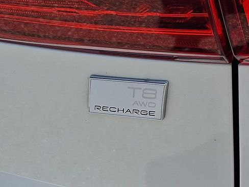 Used 2022 Volvo XC60 T8 R-Design w/ Advanced Package AWD/4WD image 36