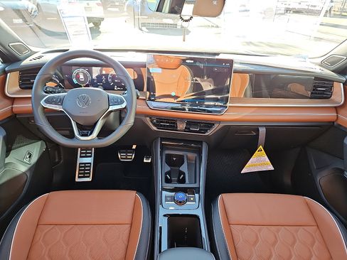 New 2026 Volkswagen Tiguan SEL R-Line image 9