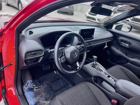 Used 2025 Honda HR-V Sport image 11