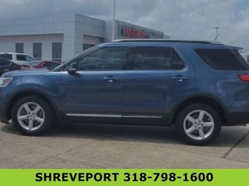 Used 2018 Ford Explorer XLT w/ Equipment Group 202A FWD image 5