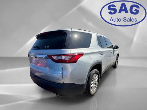 Used 2020 Chevrolet Traverse LT FWD image 3