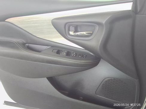 Used 2016 Nissan Murano SV AWD/4WD image 15