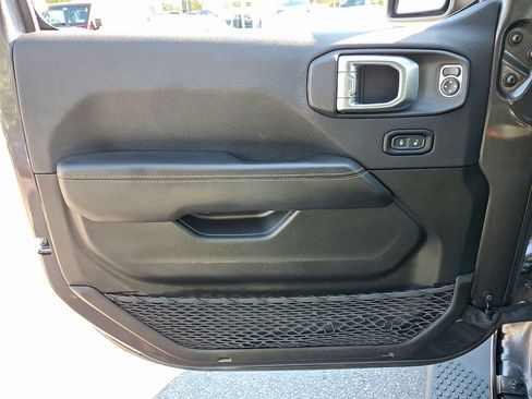 Used 2024 Jeep Wrangler Unlimited Sahara AWD/4WD image 12