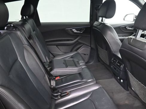 Used 2018 Audi Q7 3.0T Premium Plus w/ Premium Plus Package AWD/4WD image 11