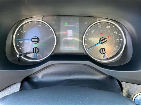 Used 2022 Toyota RAV4 XLE Premium AWD/4WD image 18