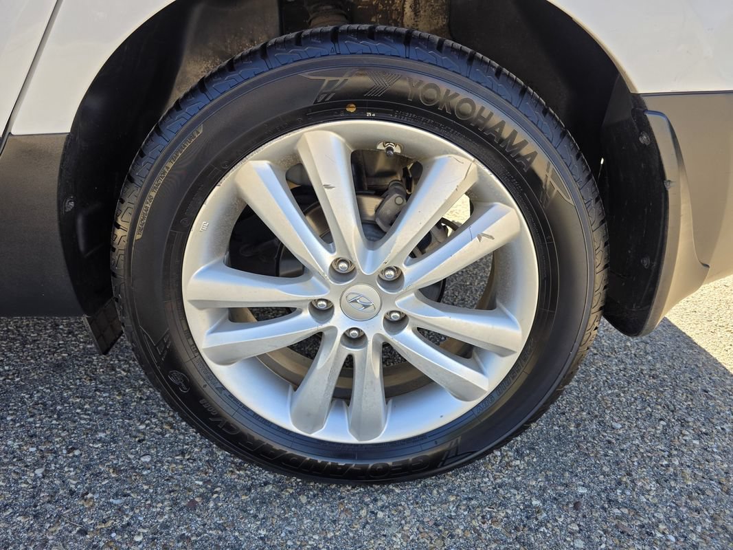 Used 2013 Hyundai Tucson Limited w/ Premium Pkg FWD image 36