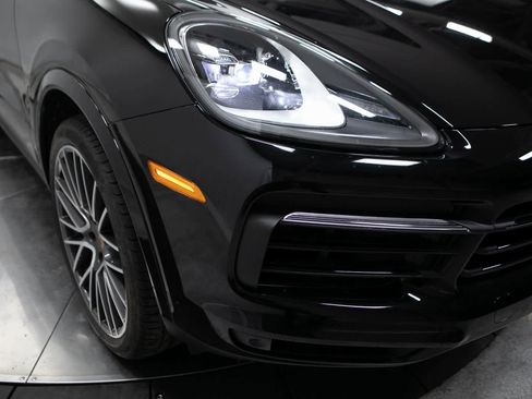 Certified 2022 Porsche Cayenne Coupe image 12