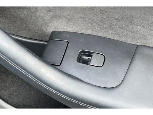 Used 2024 Tesla Model Y Standard Range image 22