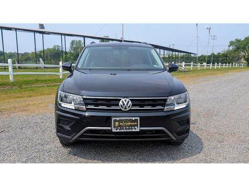 Used 2018 Volkswagen Tiguan SE w/ 3rd Row Seat Package image 2