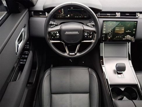 Used 2025 Land Rover Range Rover Velar Dynamic SE image 12