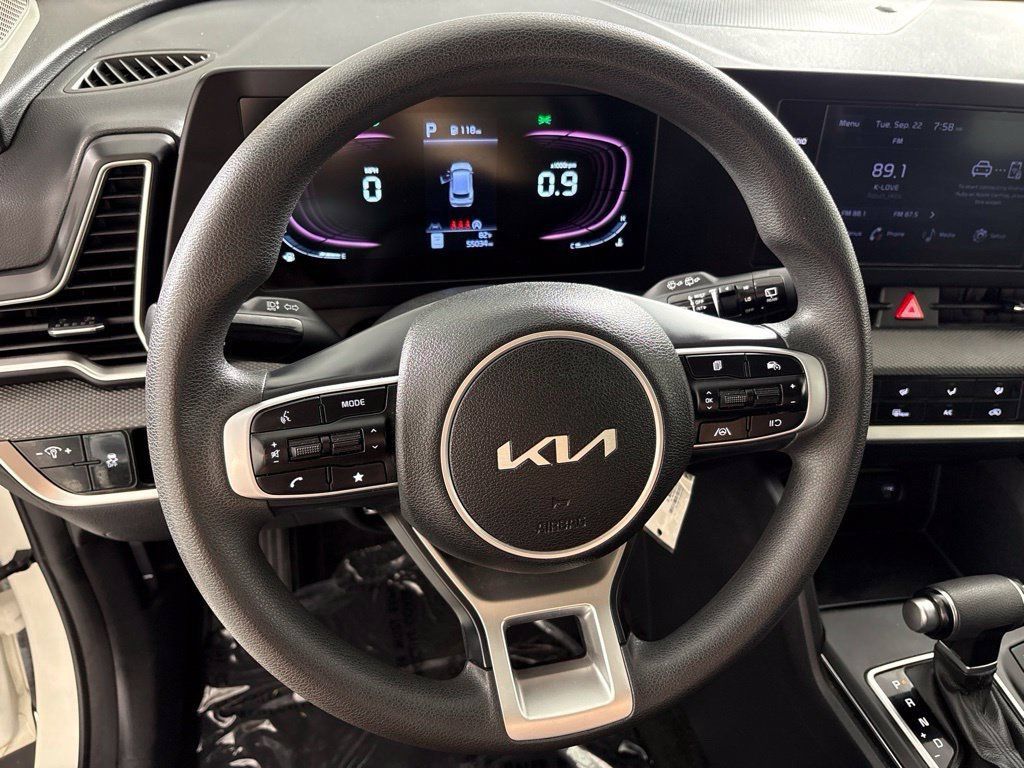 Used 2024 Kia Sportage LX AWD/4WD image 25