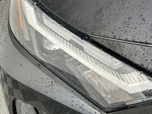 Used 2025 Toyota RAV4 LE AWD/4WD image 9