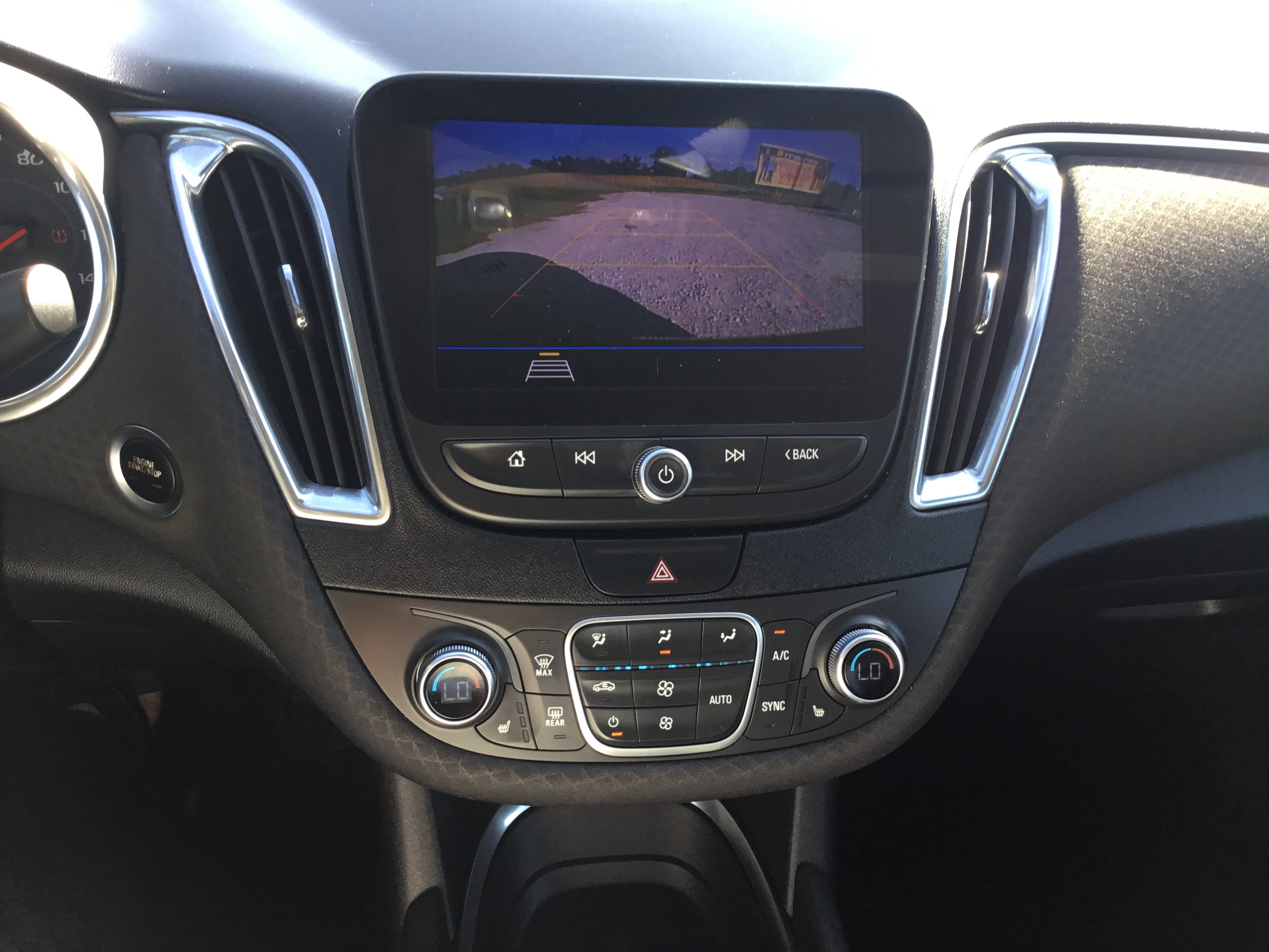 Used 2019 Chevrolet Malibu LT w/ Driver Confidence Package II FWD image 17